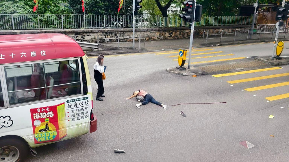 秀茂坪小巴撞過路婦 司機涉酒駕被捕