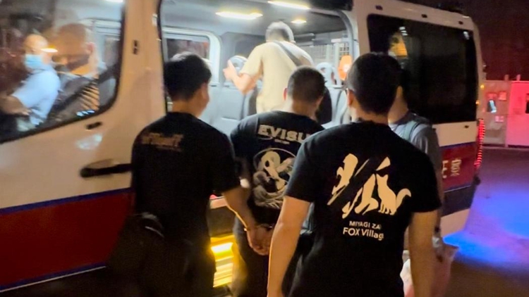 葵涌2間地舖商店遭爆竊 損失2萬元現金 警拘一男子