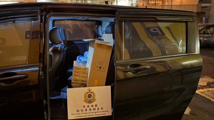 海關打擊私煙 破獲兩懷疑私煙貯存倉庫及一涉私煙分銷車輛