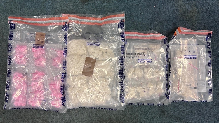 警破大角咀製毒工場 拘一男 檢值550萬元毒品