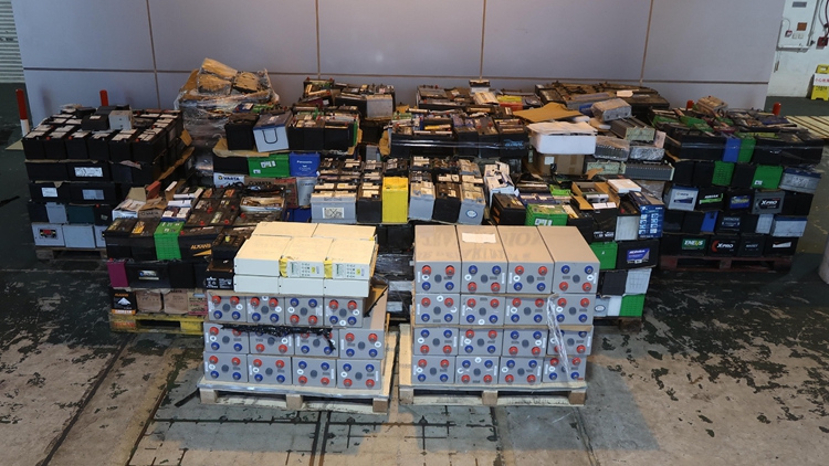 海關偵破以遠洋船出口電子廢物案 檢值4000萬元電子廢物