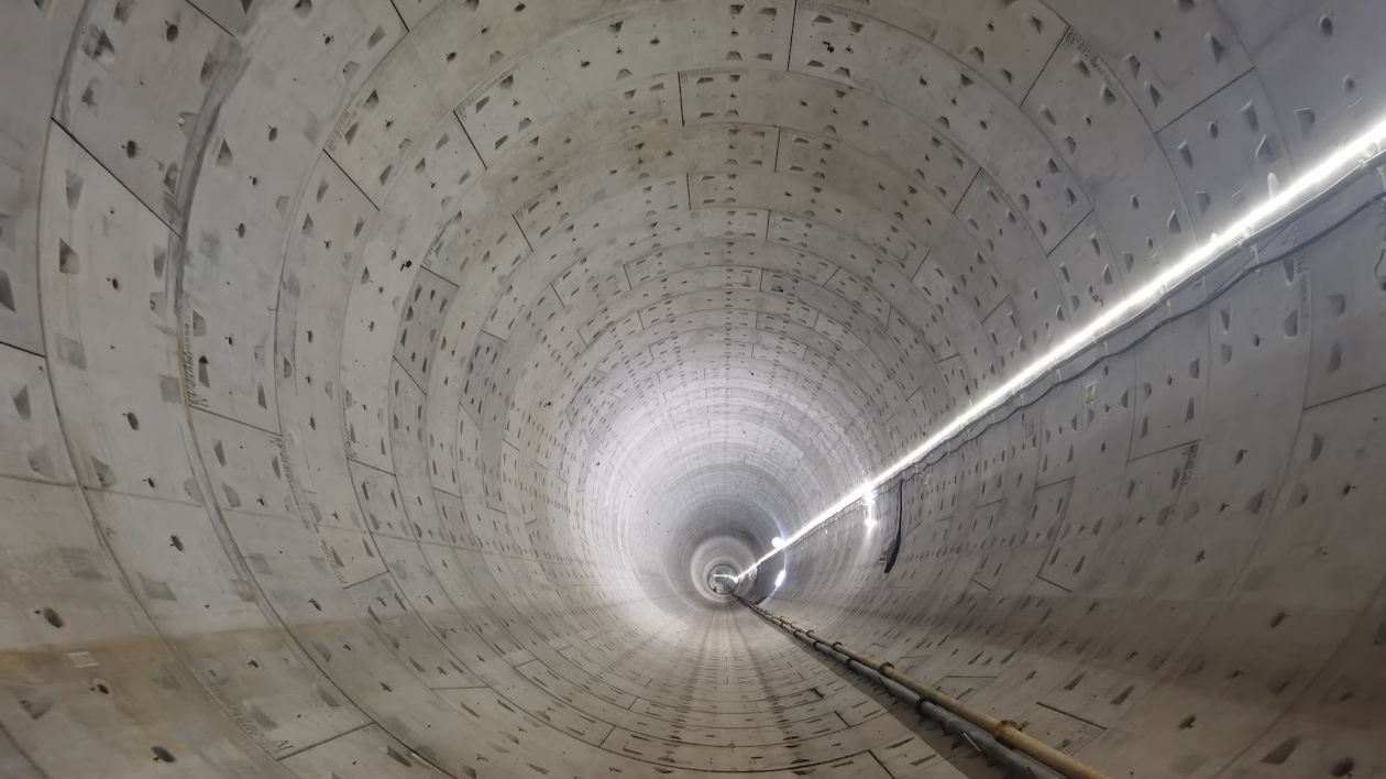 廣州白雲機場T3預留工程芳白城際鐵路隧道全部貫通