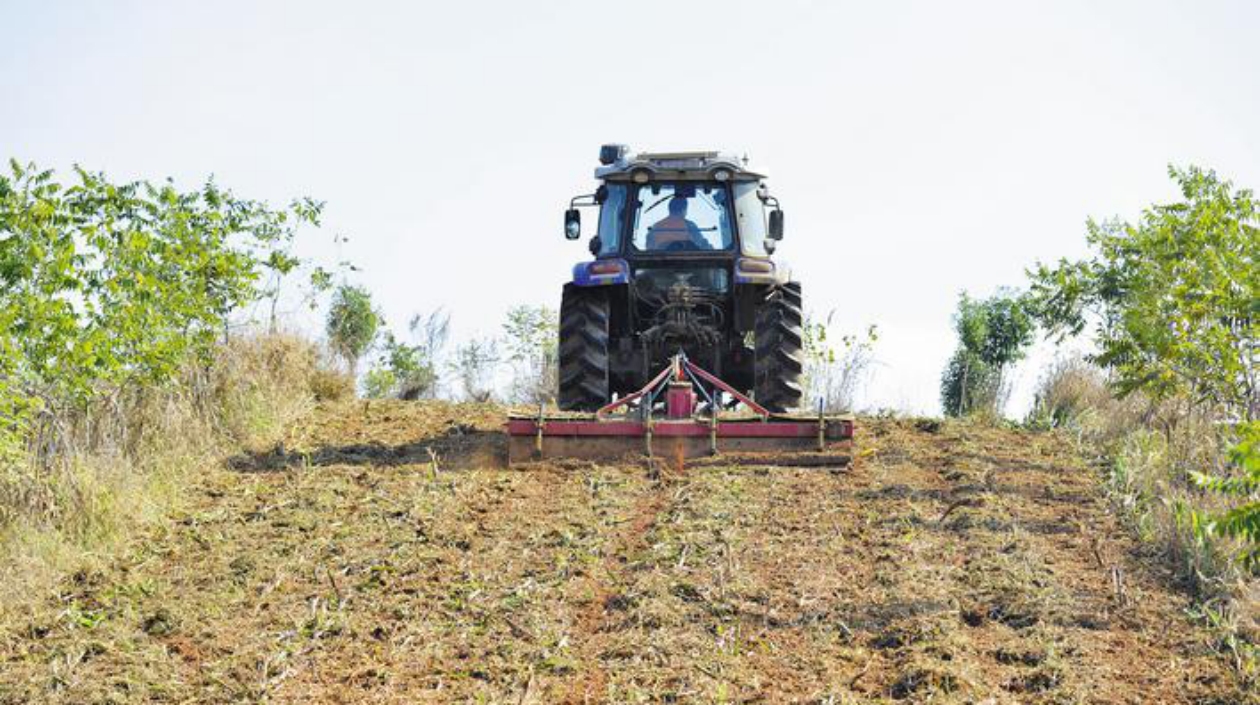 安徽巢湖：智能農機助力冬小麥精量播種
