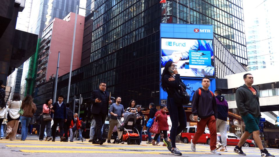 本港第三季本地生產總值按年增1.8% 修訂全年增長預測至2.5%