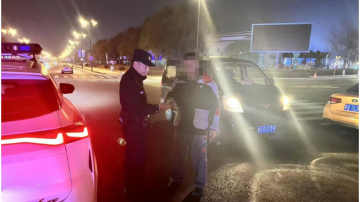 哈市公安局松北分局：織密夜間安全網 當好城市「守夜人」