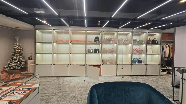 中環名牌手袋店遭爆竊 3賊5分鐘偷走67個Hermès手袋