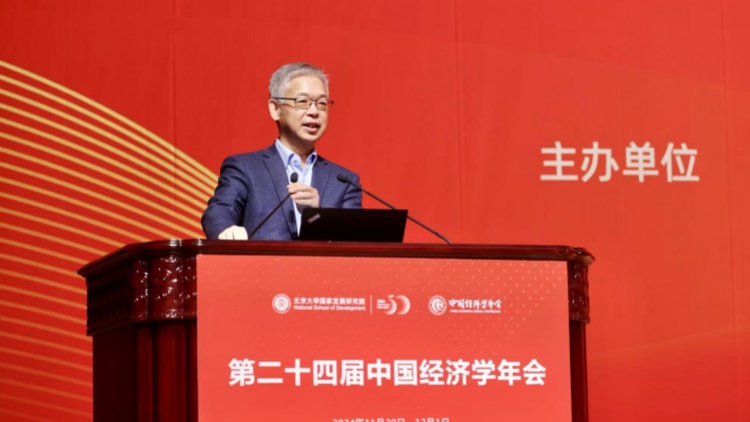 蔡昉：「一老一小」就業群體規模顯著 多策並舉解決結構性就業矛盾