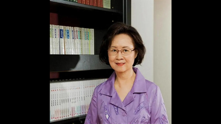 台媒：瓊瑤在家自殺