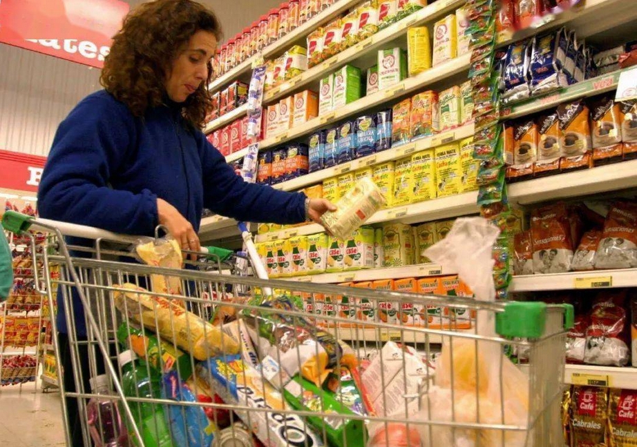 阿根廷11月通脹率降至2.4% 創4年多來新低