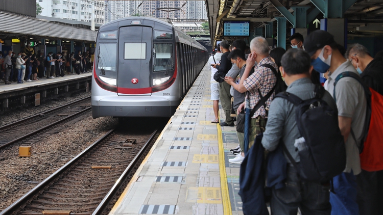 港鐵大部分路線平安夜及除夕通宵行駛 港島線加密3至4分鐘一班車