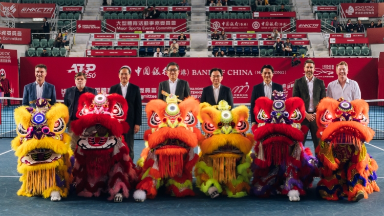 有片丨ATP香港網球賽首日賽事：蘇利高爆冷擊敗中島布蘭登 黃澤林周二壓軸戲硬撼商竣程