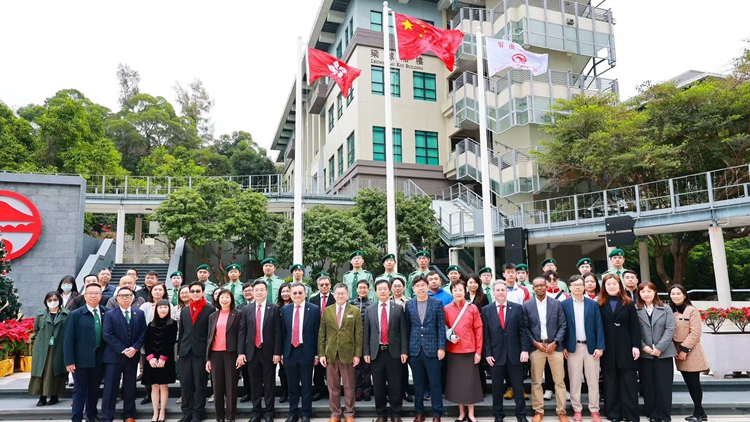 嶺大元旦升國旗 迎接新一年