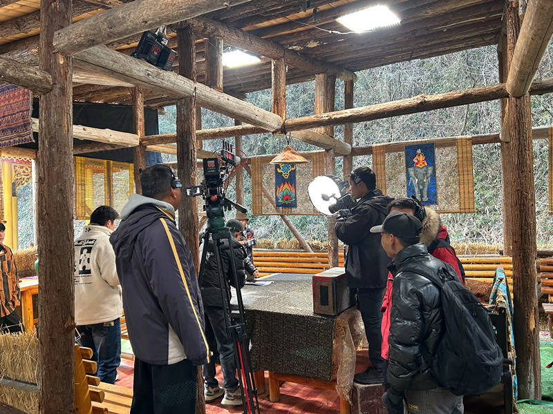 「空心村」變身「劇工廠」 皖黟縣影視產業迎「開門紅」 「空心村」變身「劇工廠」 皖黟縣影視產業迎「開門紅」