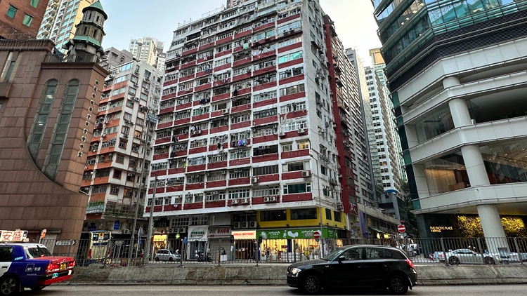 龍年本港二手樓價跌4.54% 中原料蛇年止跌回穩