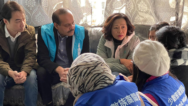 少數族裔家庭屢遇車禍父死子重傷 麥美娟偕關愛隊慰問家屬提供支援