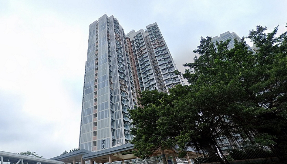 青衣長宏邨單位遭燒鐵閘 警列縱火暫無人被捕