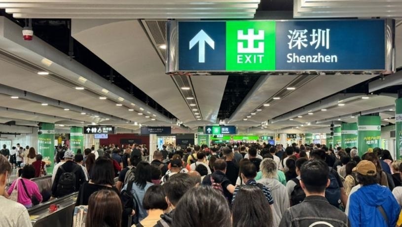 截至下午4時 近59萬人次出入境