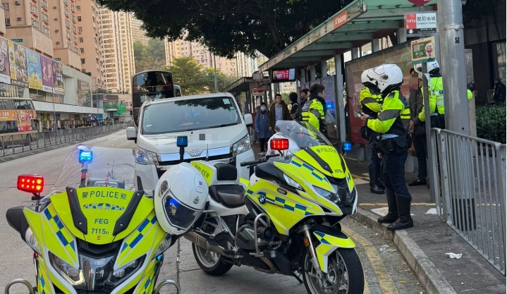 警牛頭角截查輕型貨車 拘一男涉停牌期間駕駛