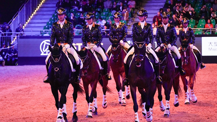 首屆浪琴香港國際馬術盛典亞博館舉行 馬會技術支援