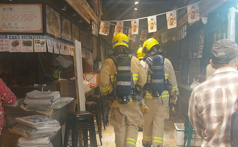 青衣長發廣場點心店冒煙 消防調查無人傷