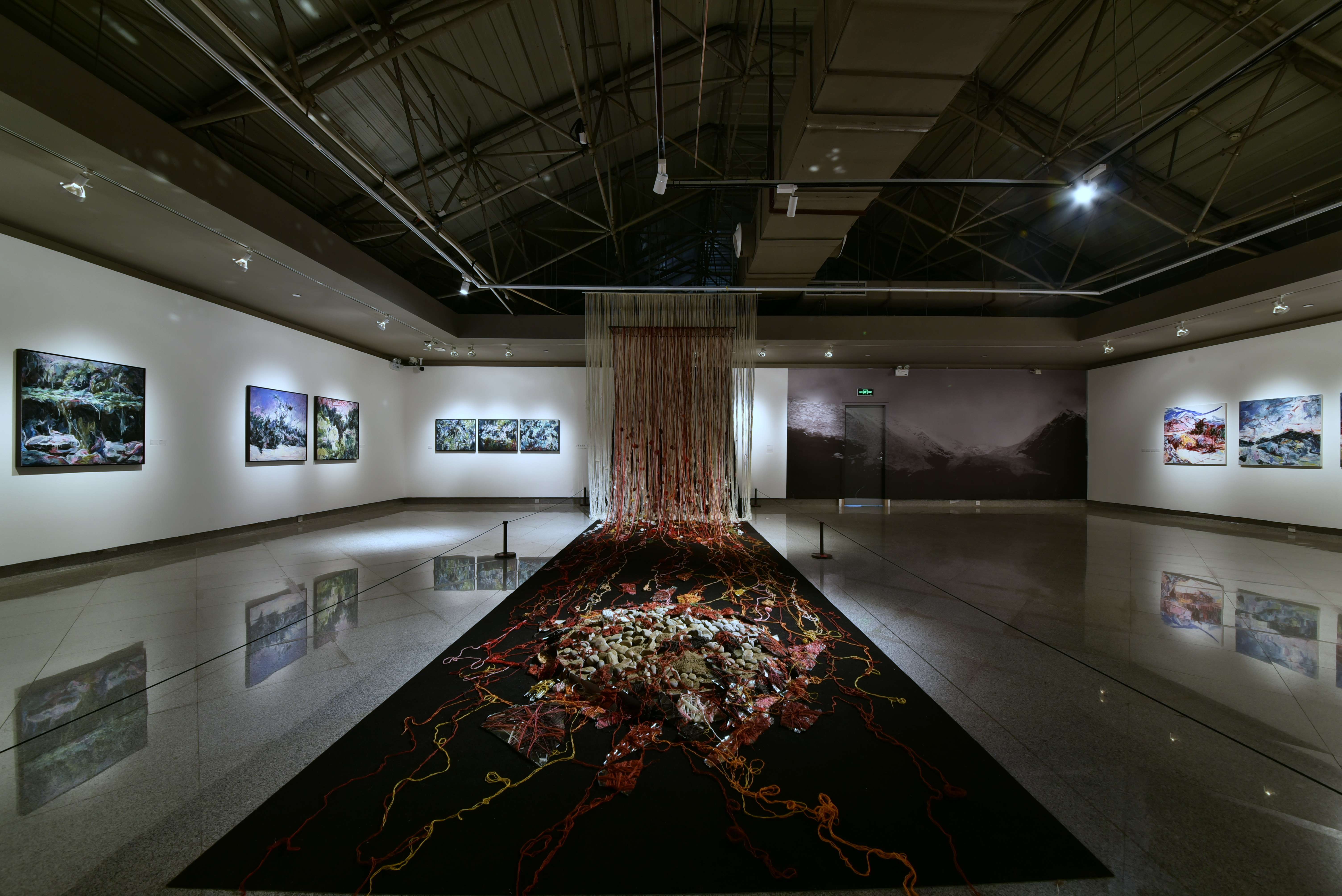 「心所若觸——魯珊作品展」在深圳市關山月美術館開展