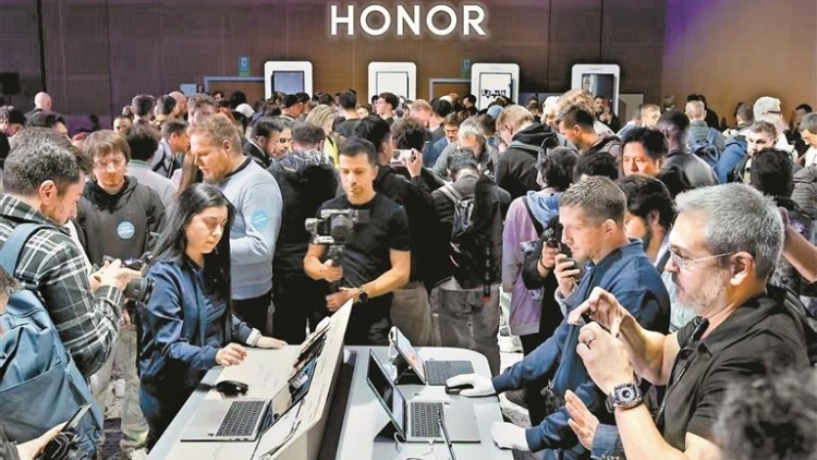 榮耀正式發布阿爾法戰略