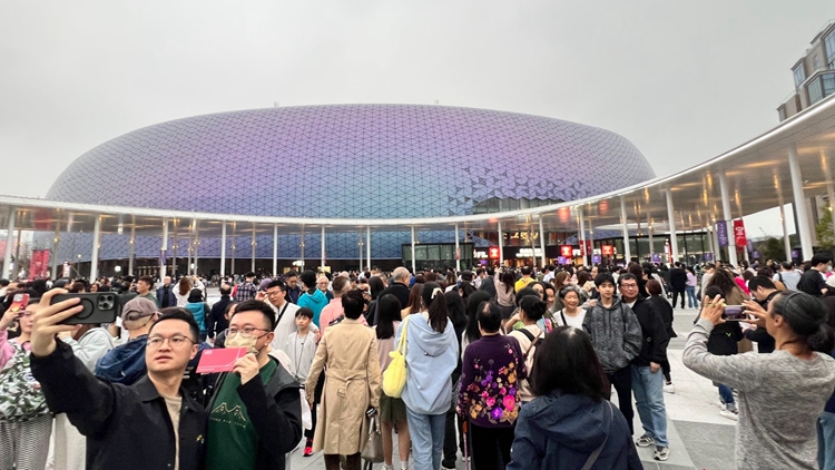 有人無票進入啟德體育園 羅淑佩：將研實名登記及人面識別