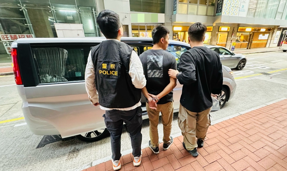 警方灣仔打擊販毒 拘一男檢2200元大麻花