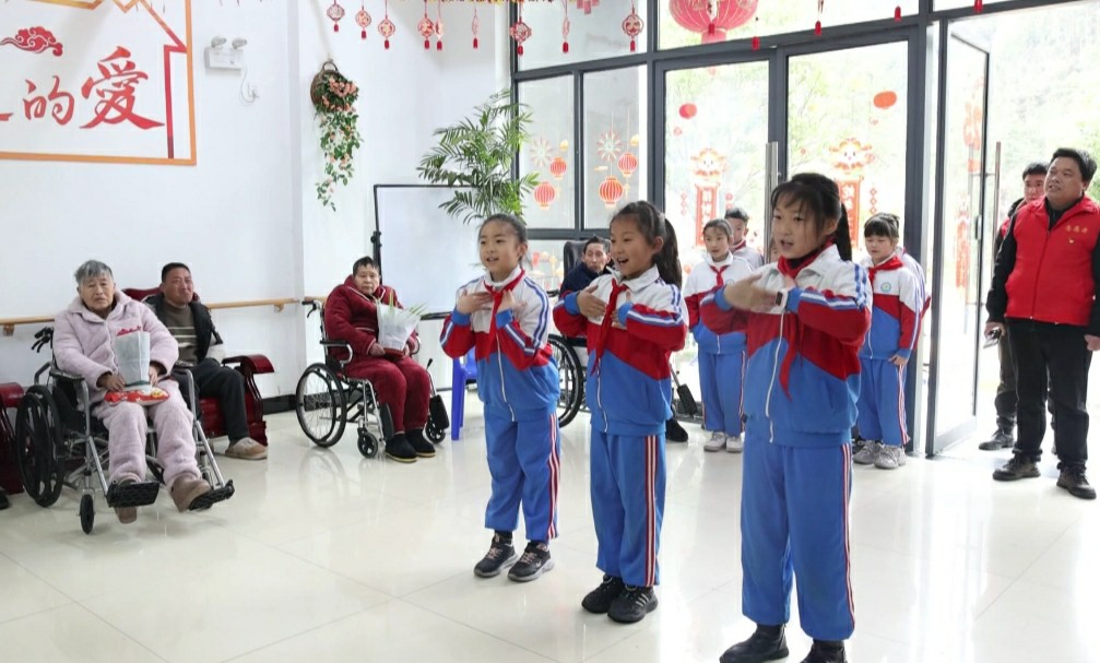 皖歙縣：學雷鋒精神 做時代新人