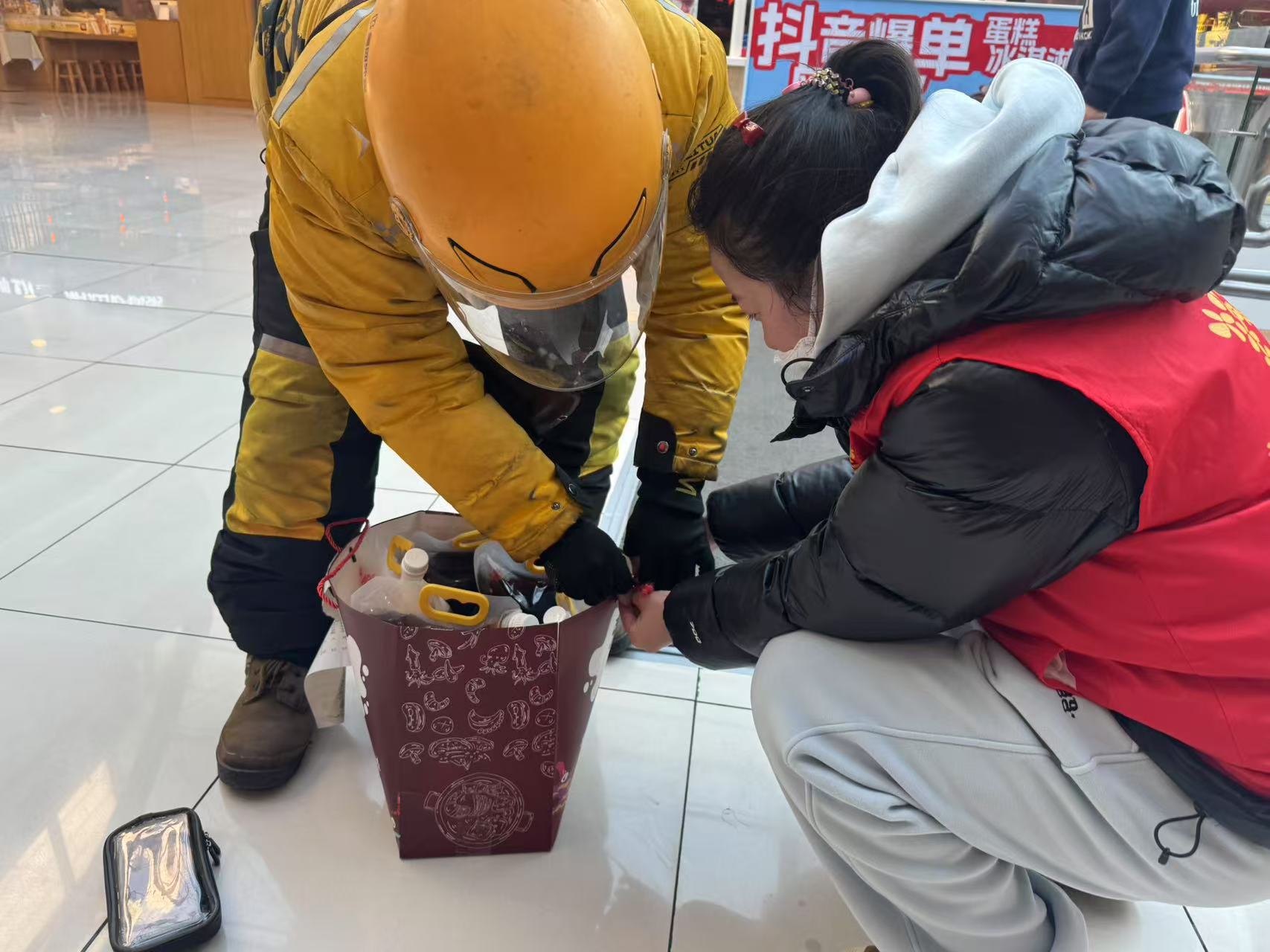 哈爾濱香坊萬達黨群服務驛站打造騎手「友好商場」讓奔跑的心有個「家」