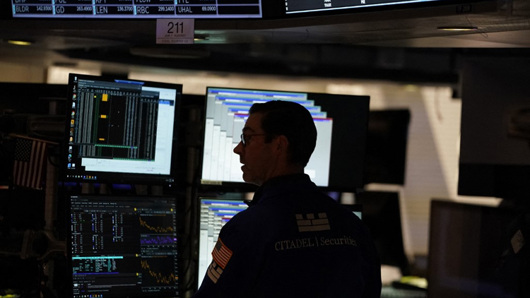 特朗普關稅再度困擾美股 道指早段跌近300點 科技股全線下跌