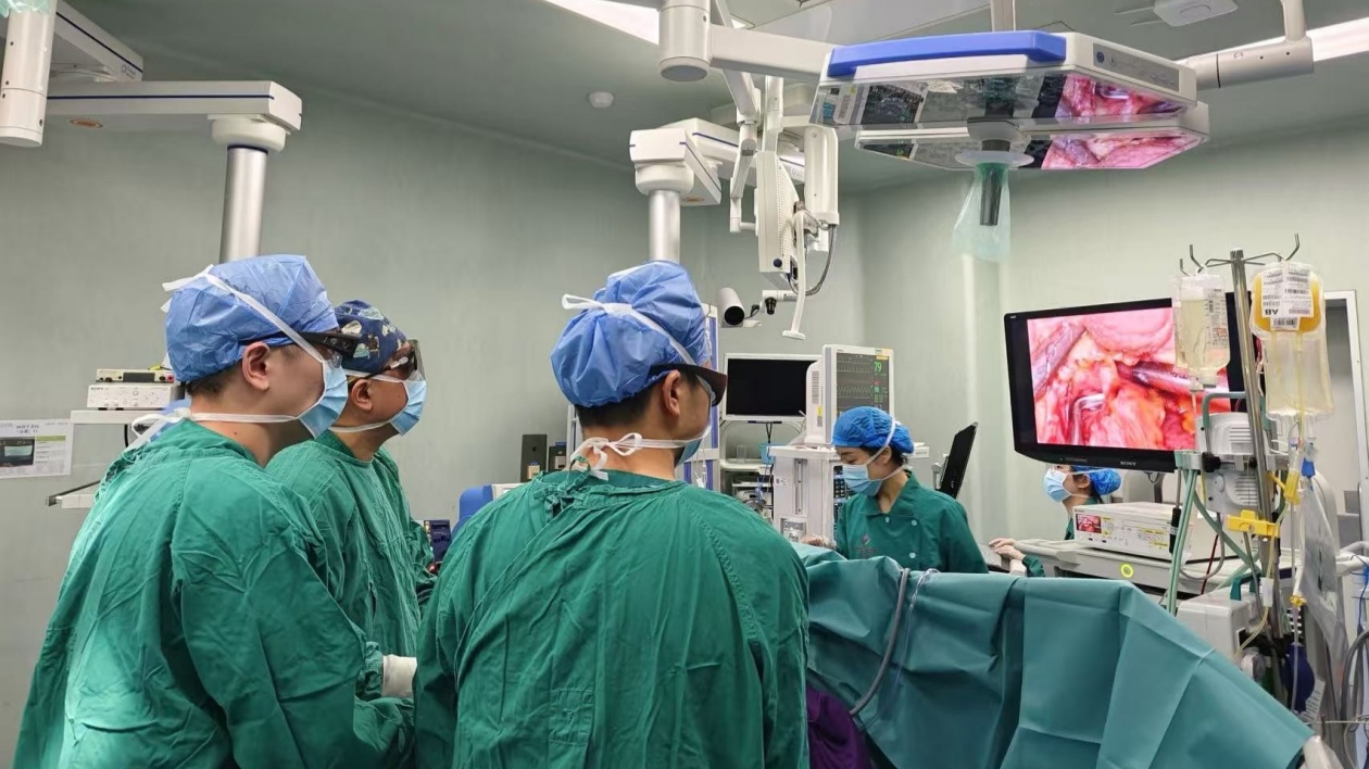 佛山一院成功完成首例腹腔鏡輔助成人全肝移植手術