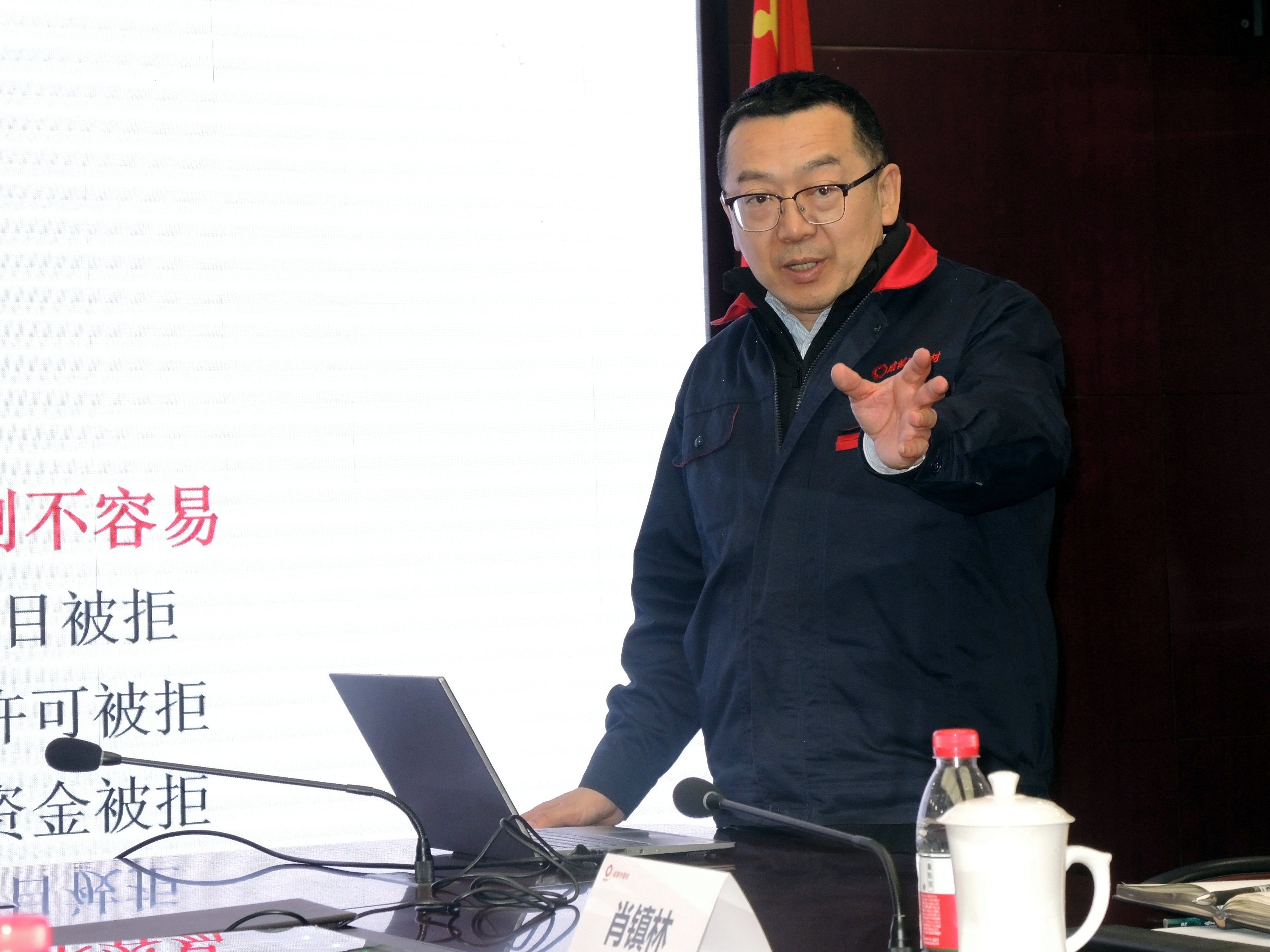 潘錦功腳踩「風火輪」 實現碲化鎘發電玻璃「中國智造」—— 一位戰略科學家的能源革命之路