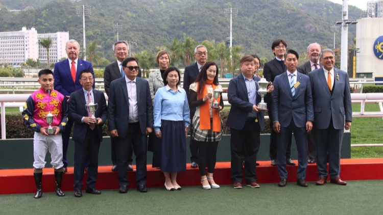 有片｜爆132倍今季最冷頭馬 豐辰捧走樂善堂盃