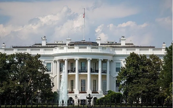 特朗普：若俄繼續開戰，或面臨「毀滅性」金融後果