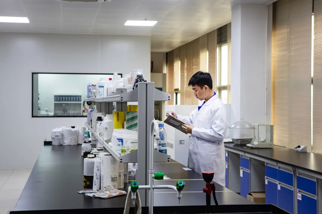 料年產值8億  莞中堂友華新材料增資擴產項目投產