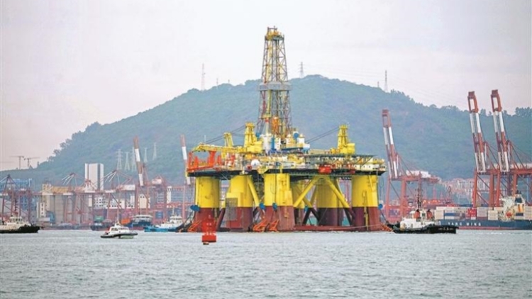 「南海八號」鑽井平台離深