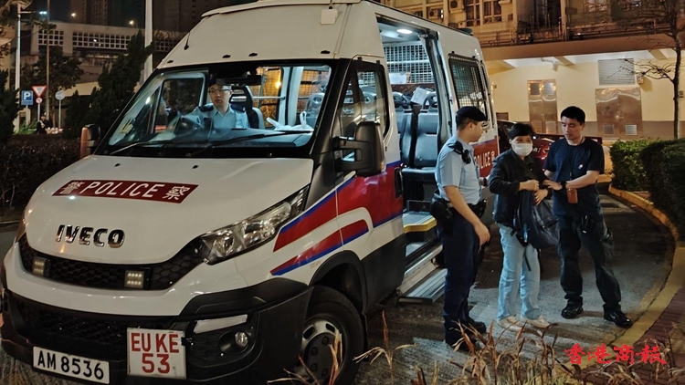 腦退化症六旬婦迷路 東九龍衝鋒隊護送回家