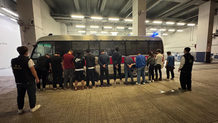 警方油麻地破釣魚機賭檔 拘捕13名男女