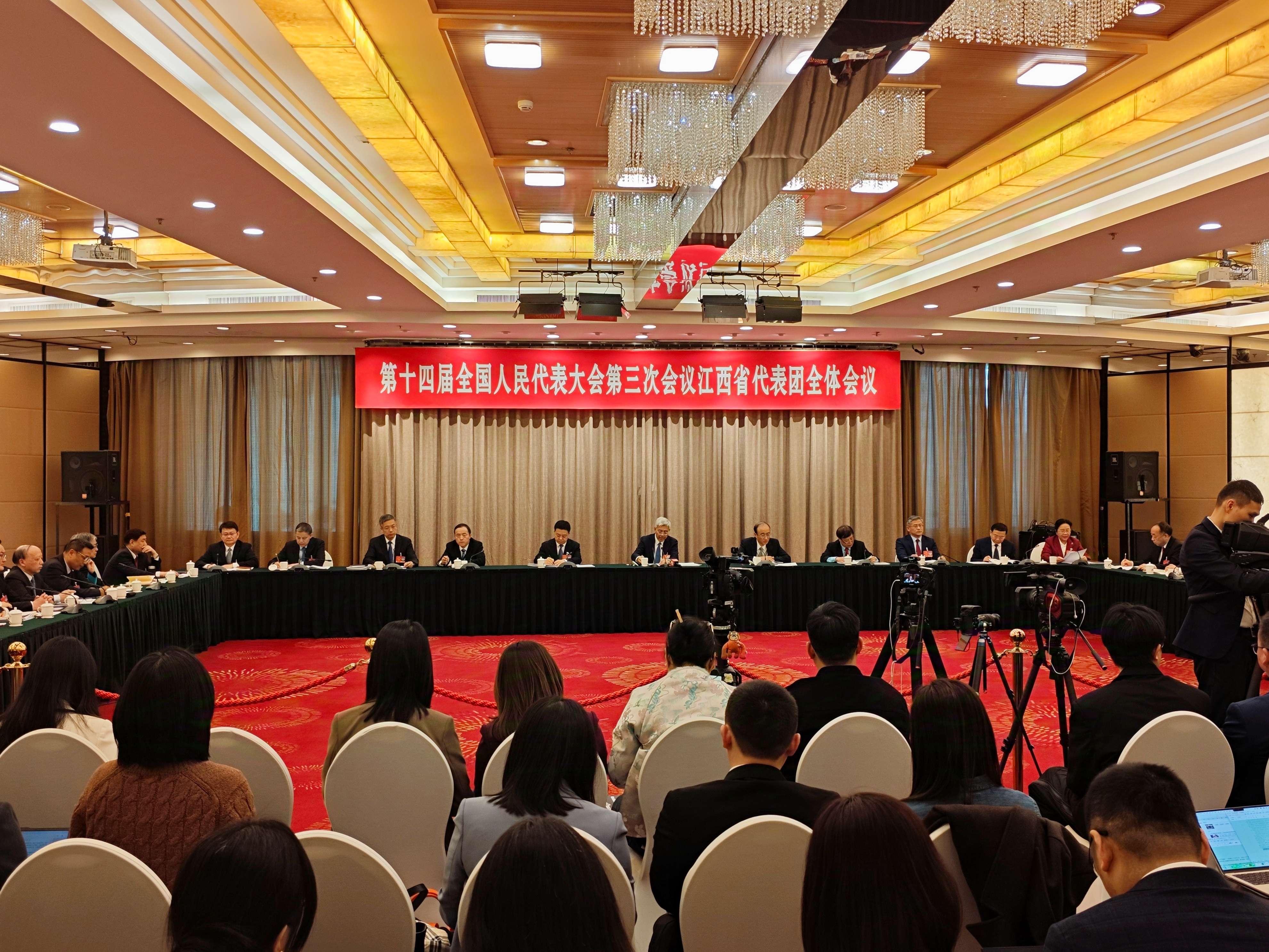 【港媒觀察】贛江潮湧映盛景 滿城春光迎客來