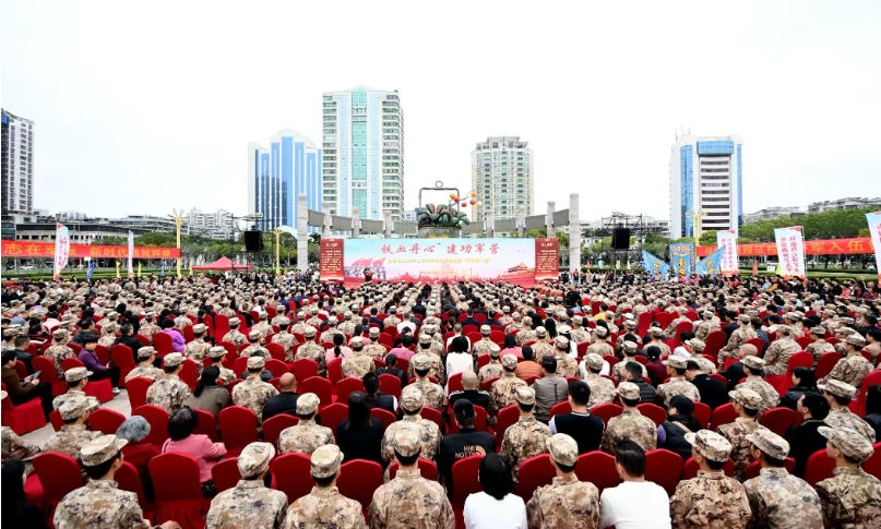 廣東汕頭：新兵榮耀啟航 熱血青春獻國防