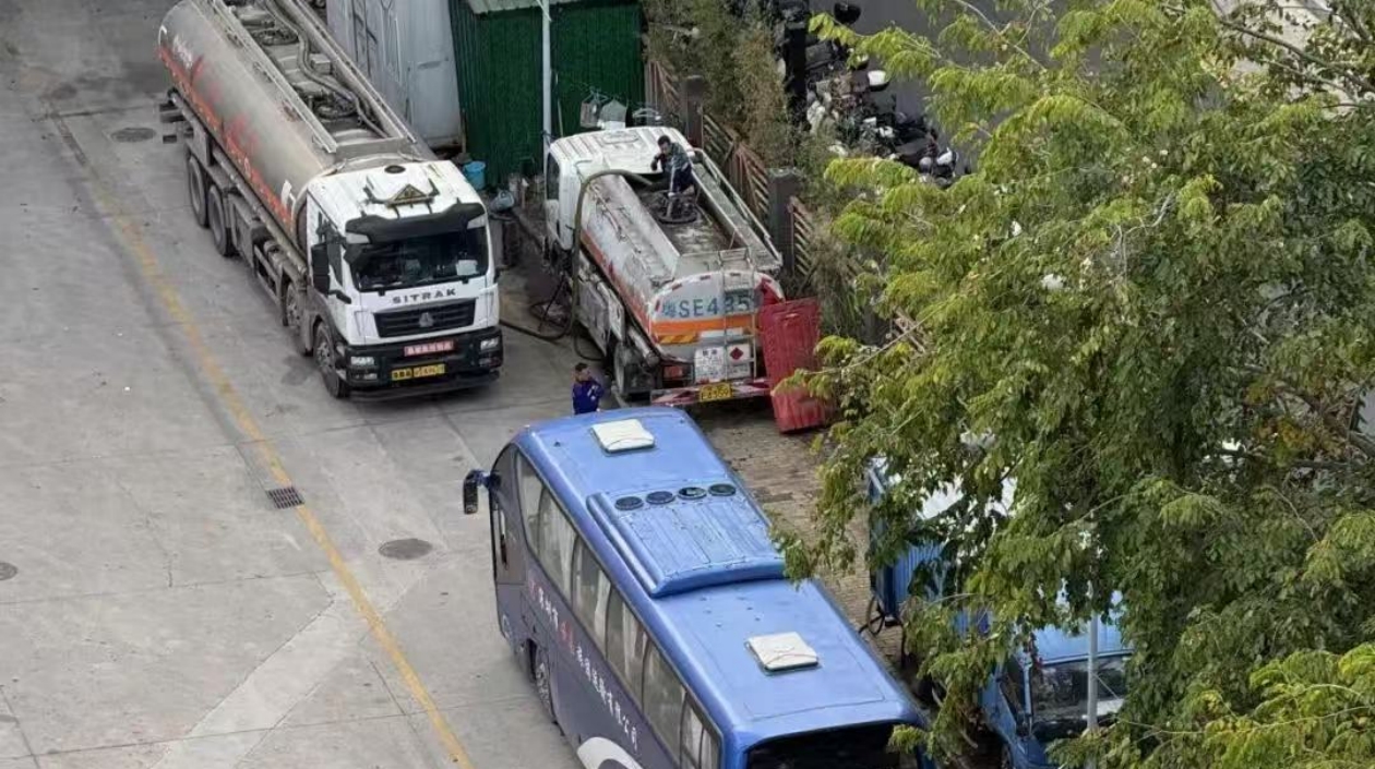 深圳龍崗：跨境貨車竟變身「黑油站」？ 平湖網格員「火眼金睛」識破「油耗子」