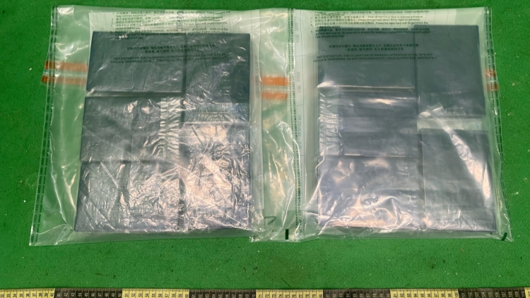 海關機場檢獲3.6公斤懷疑海洛英 一對男女被捕