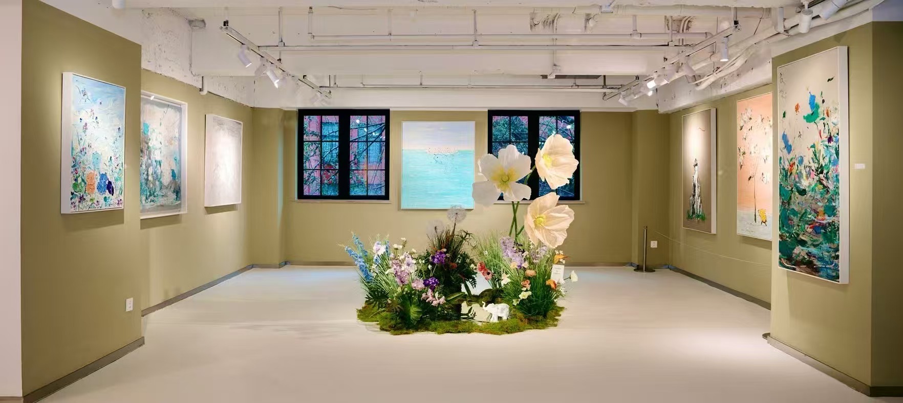 藝術家付毅兵攜20餘幅油畫作品「亮象」武漢