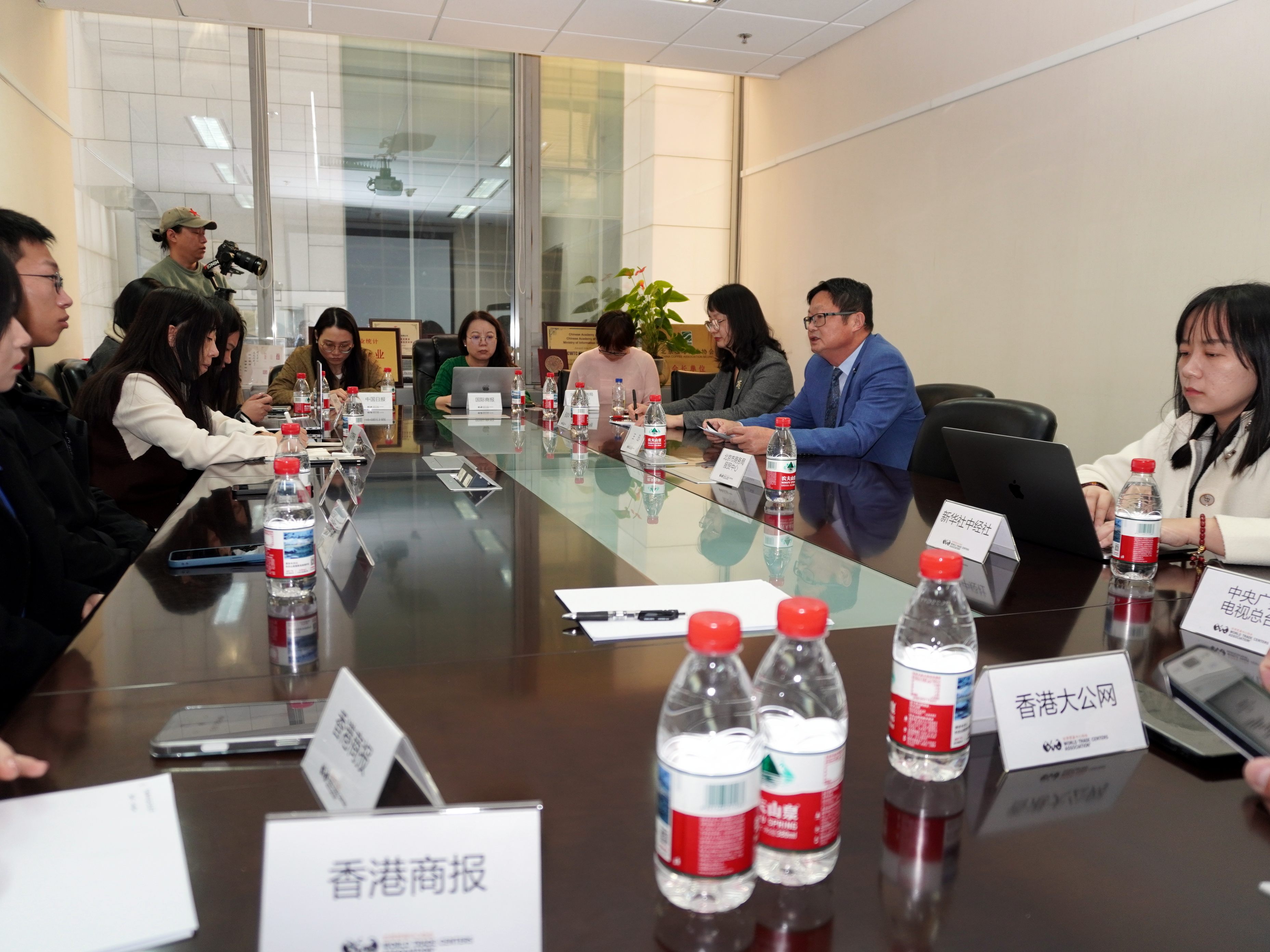 共享服貿發展機遇——世界貿易中心協會攜手2025年服貿會「連通全世界，打造共贏鏈」