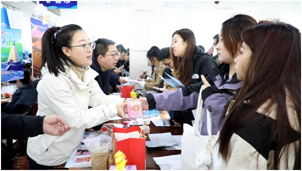 黑龍江雙鴨山「引才專列」奔赴黑龍江八一農墾大學