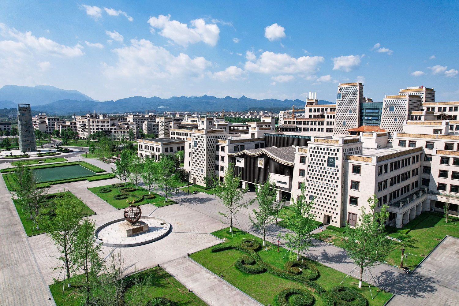 有片︱四川綿飛學院學生主導完成 千架無人機官宣春假通知