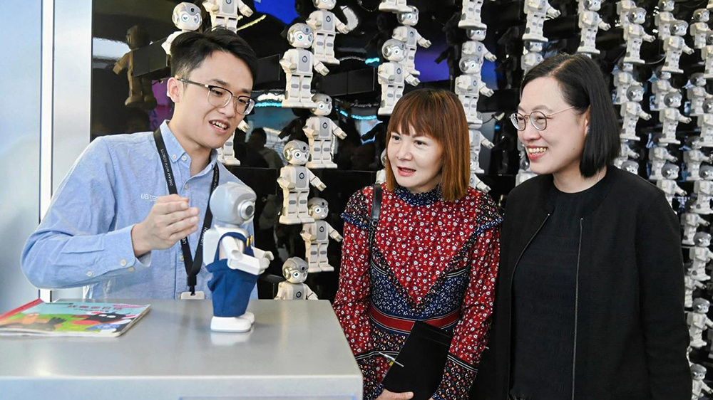 灣區專員到訪深圳 考察低空經濟及機器人發展