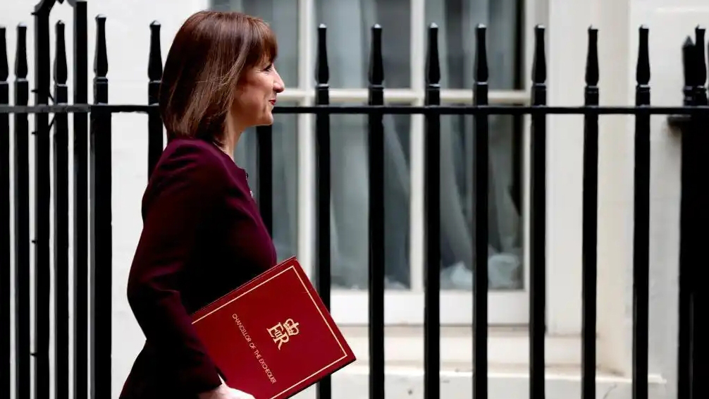 英國2025年經濟增長預期被下調至1%