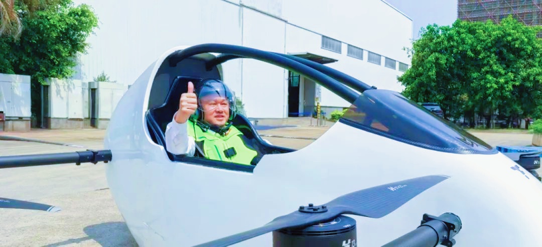 有片 | 花都造！全球首款「飛行滑板車 」來了，充電50分鐘能飛20分鐘